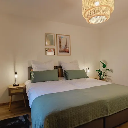 Atlas Essen, 3 Zimmer, Uniklinik, Messe, Parkplatz